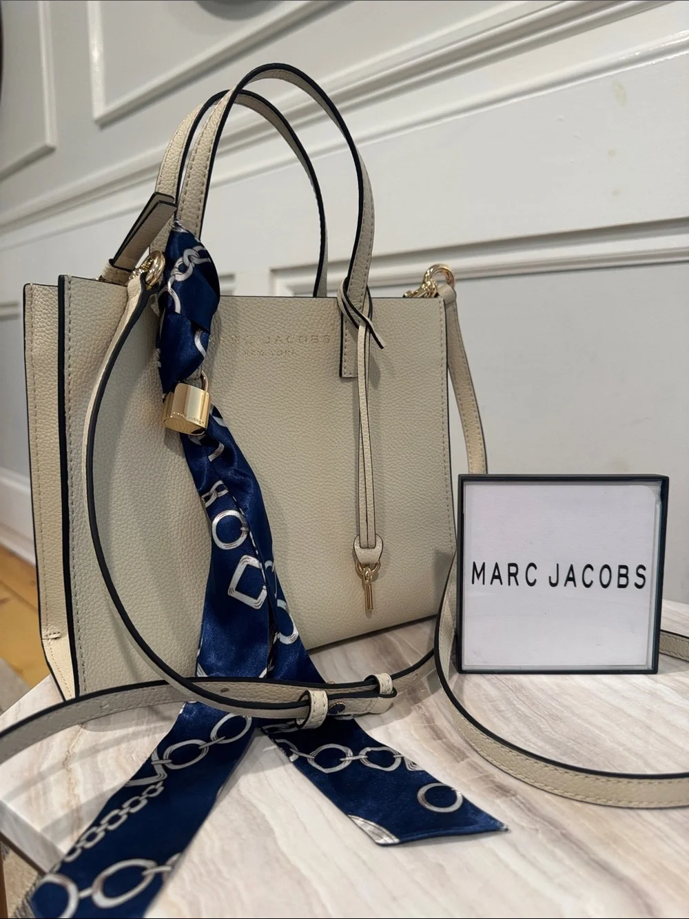 Marc Jacobs Bag Mini Grind Cream Leather Tote Crossbody with Navy Scarf - Picture 1 of 17